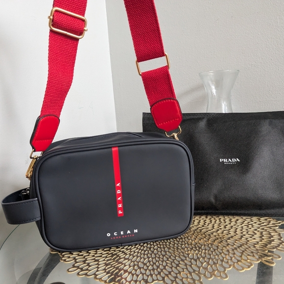 Prada - Picture 3 of 14